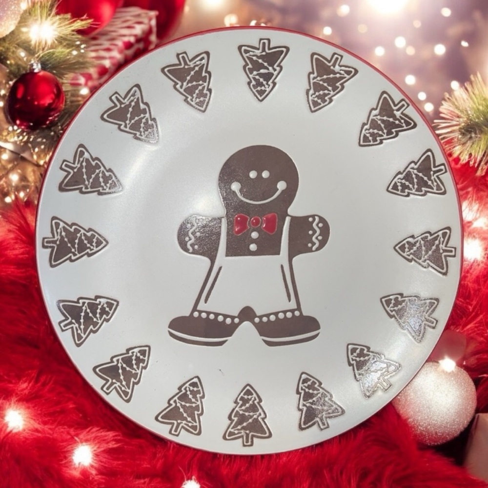 Eli + Ana inhomestylez Christmas GINGERBREAD  Ceramic Dinner Plates Set of 2 new